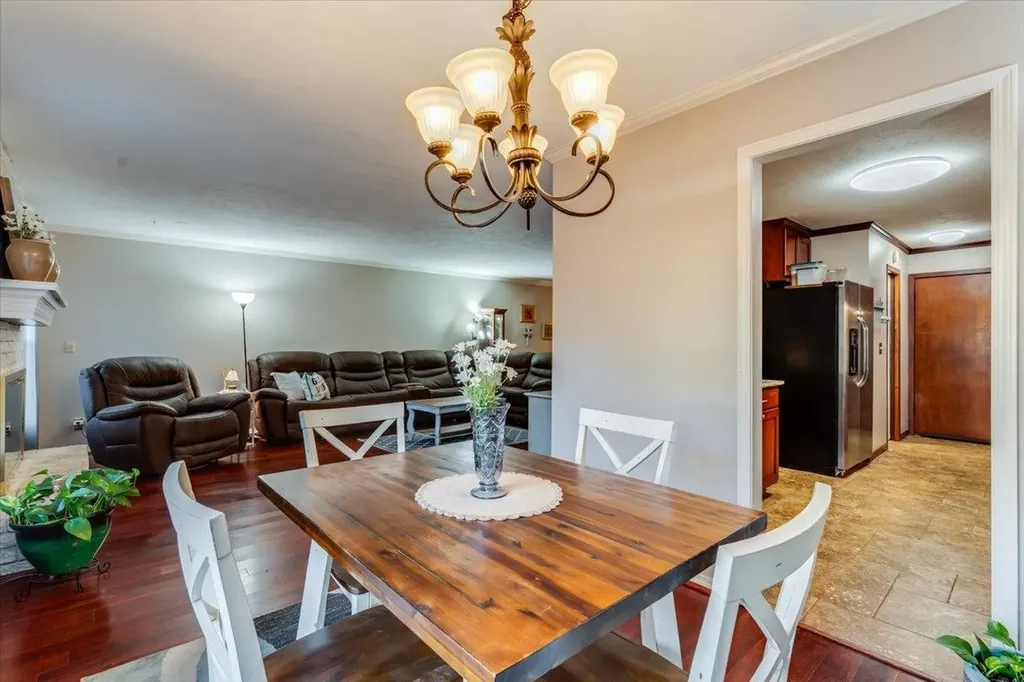 641 N Woodlawn Wichita KS 67208