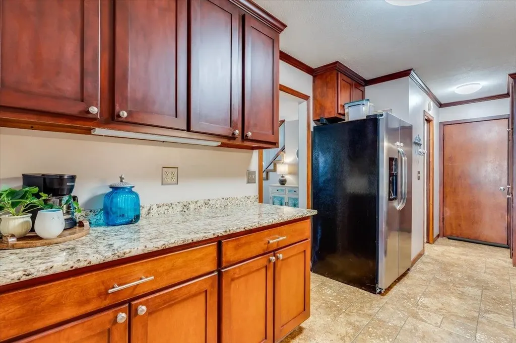 641 N Woodlawn Wichita KS 67208