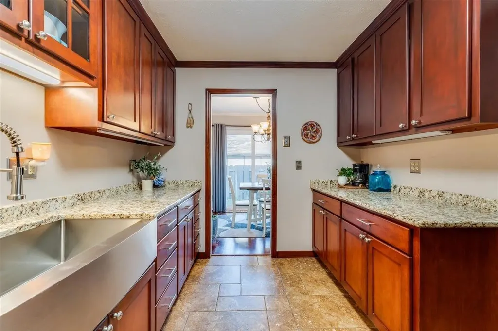 641 N Woodlawn Wichita KS 67208
