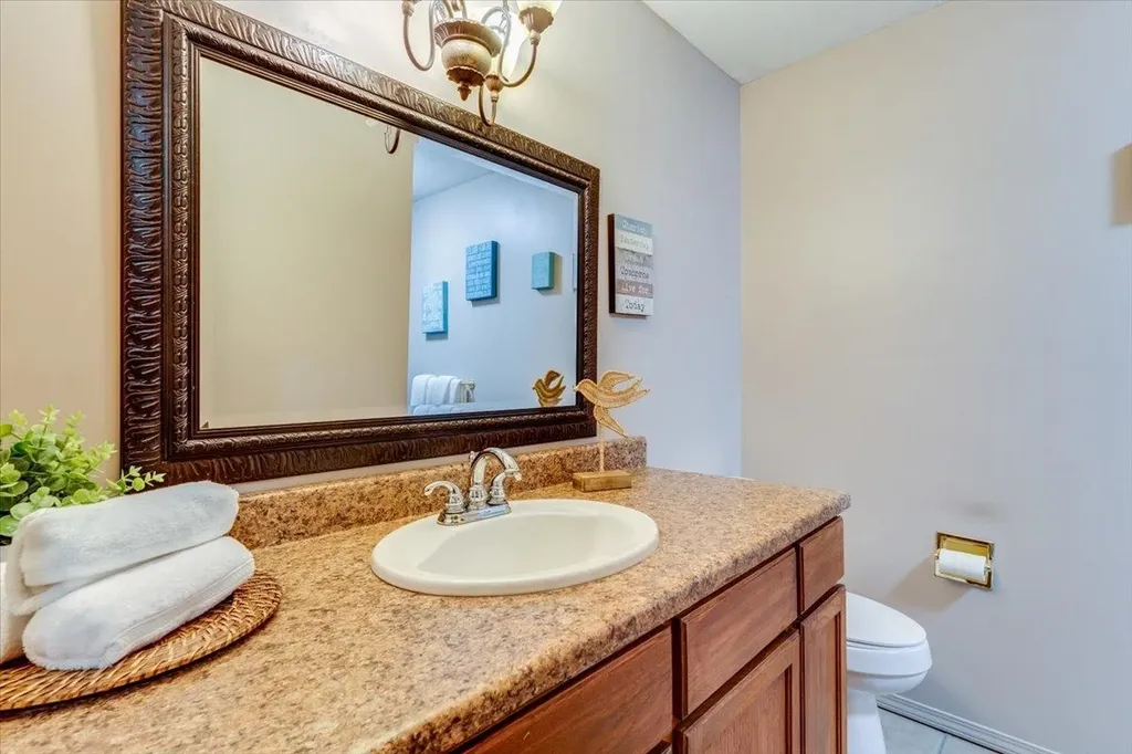 641 N Woodlawn Wichita KS 67208