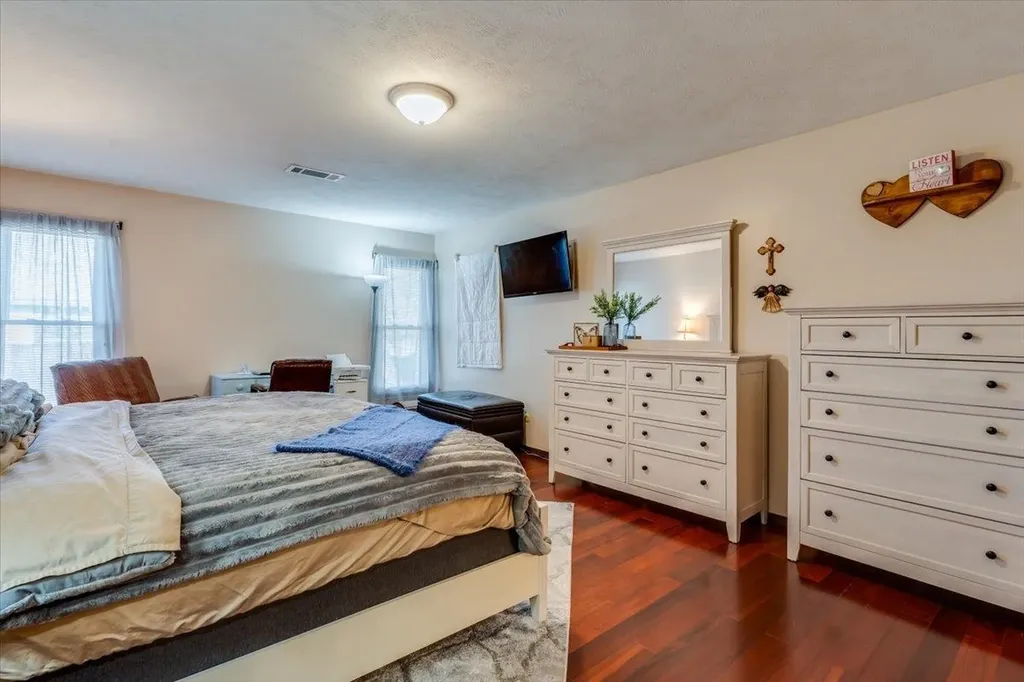 641 N Woodlawn Wichita KS 67208
