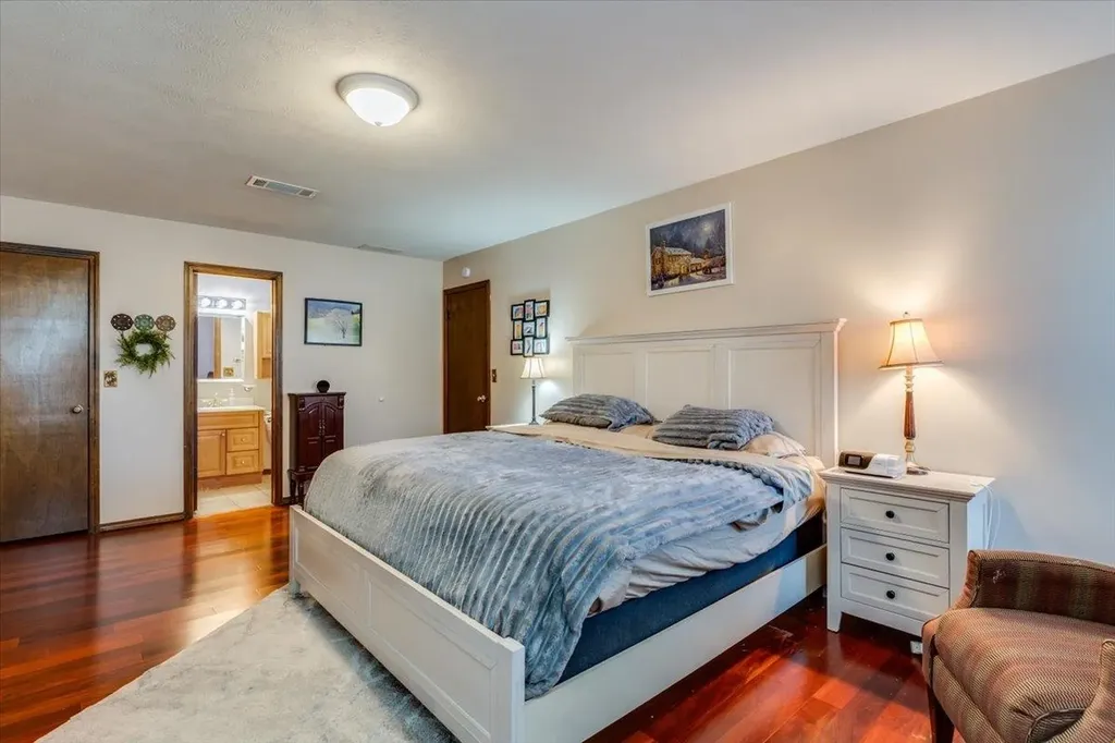 641 N Woodlawn Wichita KS 67208