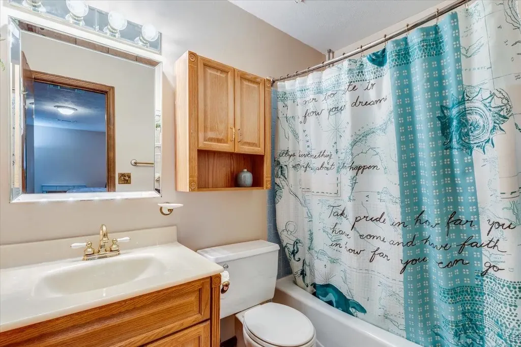 641 N Woodlawn Wichita KS 67208