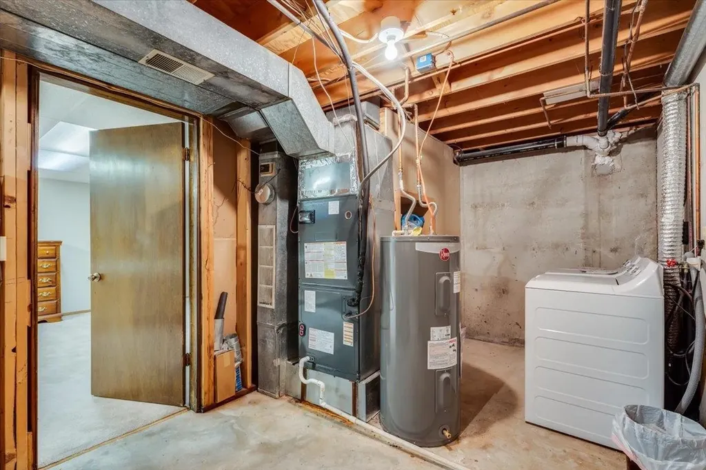 641 N Woodlawn Wichita KS 67208