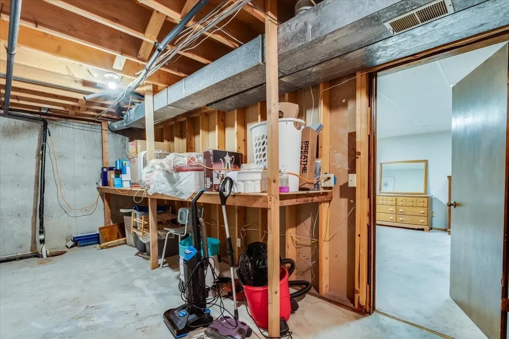 641 N Woodlawn Wichita KS 67208