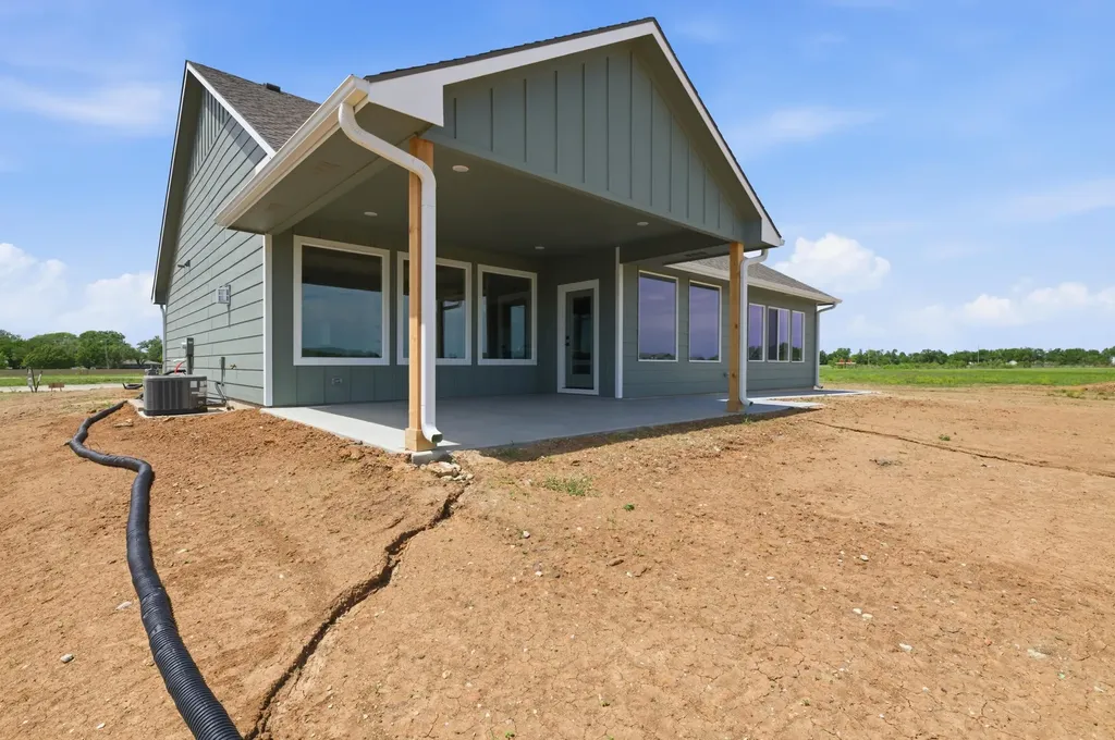 505 Maple Leaf Circle Newton KS 67114