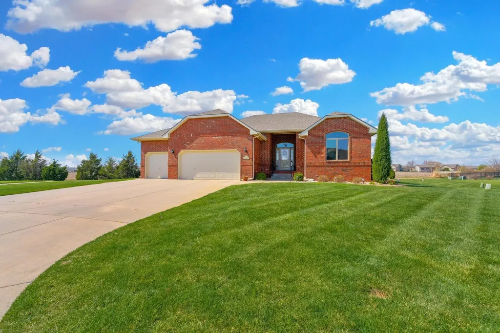 2153 S Sierra Hills Circle Wichita KS 67230