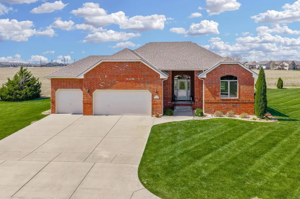 2153 S Sierra Hills Circle Wichita KS 67230