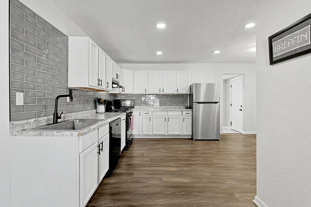 317 E 6th Street Halstead KS 67056