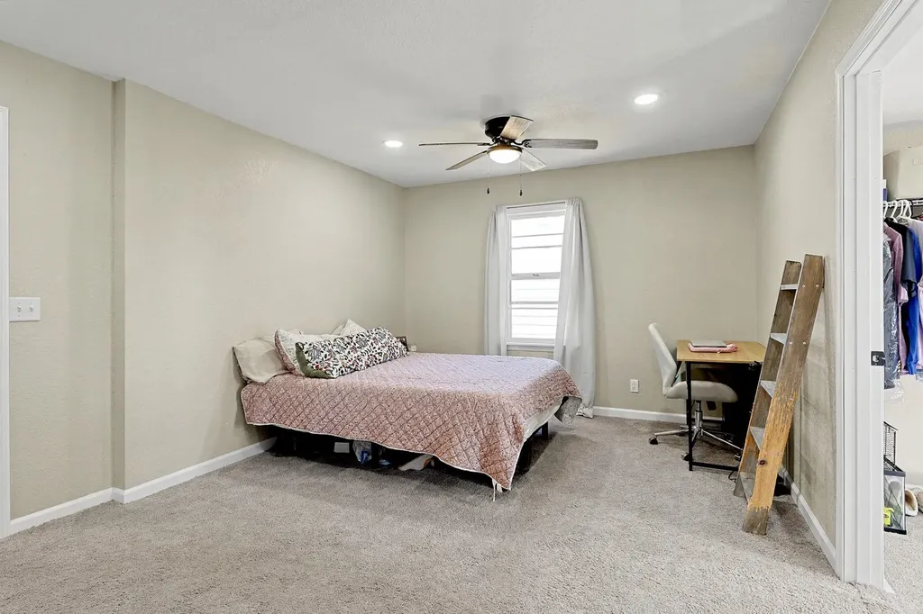 317 E 6th Street Halstead KS 67056