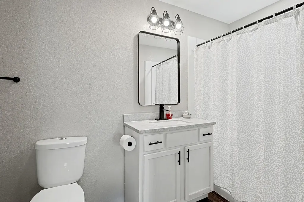 317 E 6th Street Halstead KS 67056