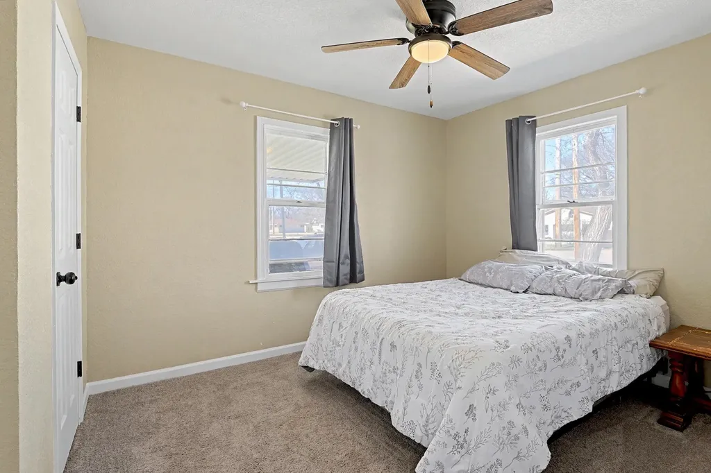 317 E 6th Street Halstead KS 67056