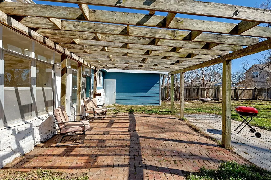 317 E 6th Street Halstead KS 67056