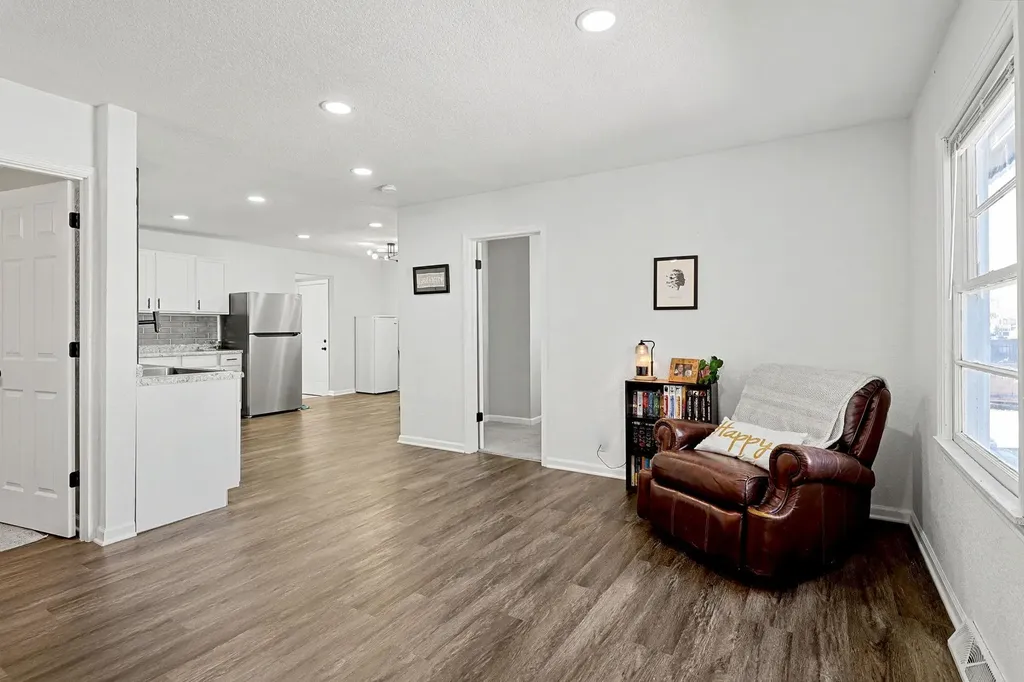 317 E 6th Street Halstead KS 67056