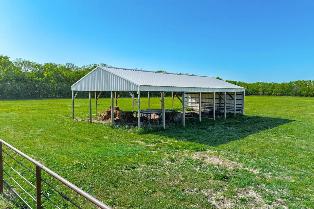 656 E 110th Avenue N Peck KS 67120-9029