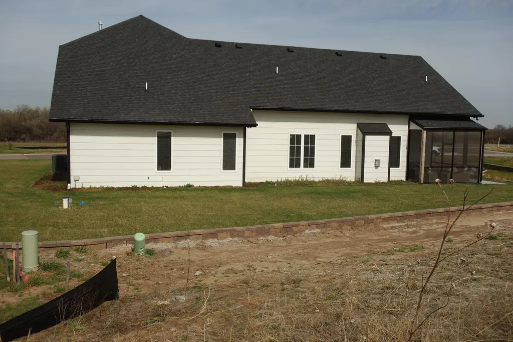 1522 N Emerald Valley Drive Mulvane KS 67110