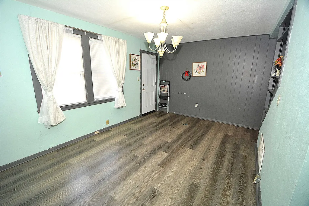 1308 S Pershing Avenue Wichita KS 67218