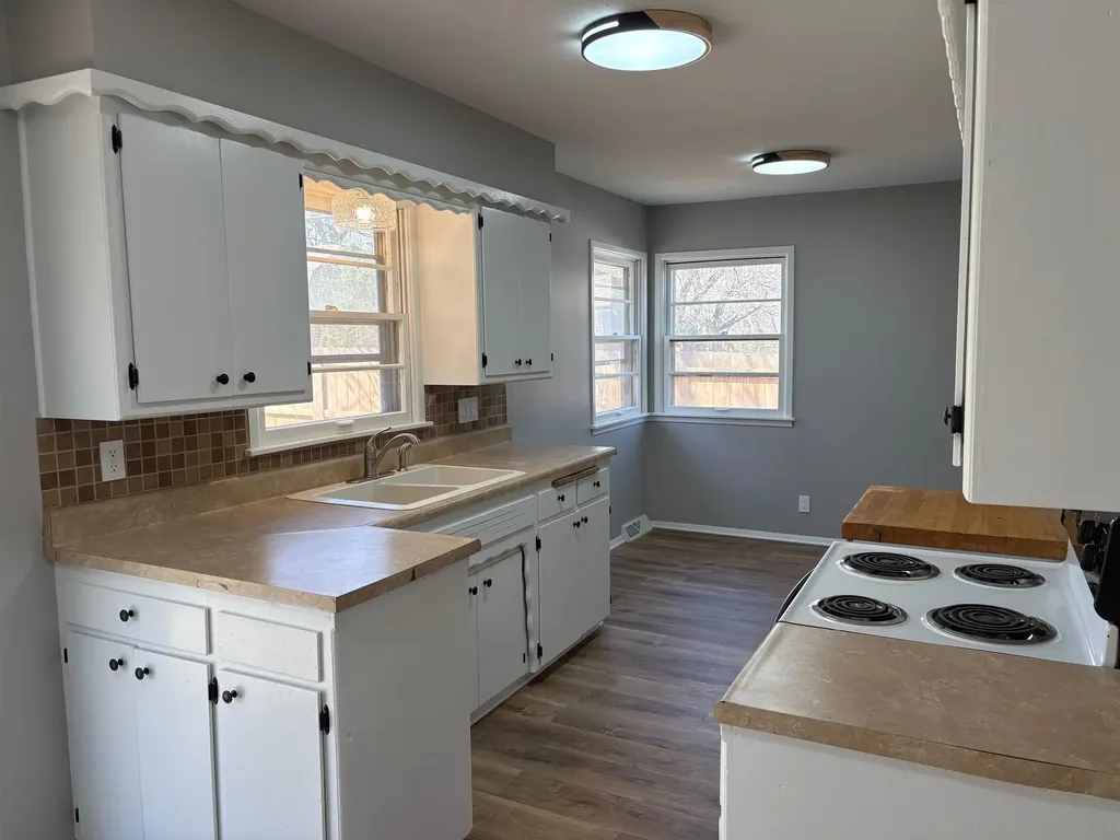 1427 N Community Drive Derby KS 67037