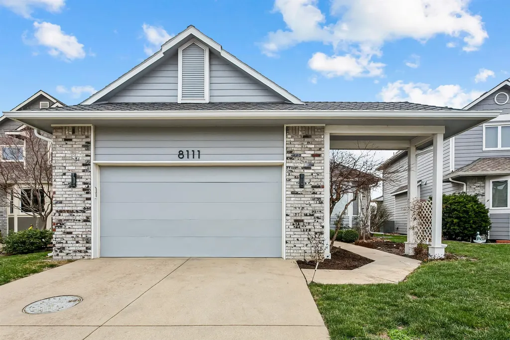 8111 E Windwood Circle Wichita KS 67226