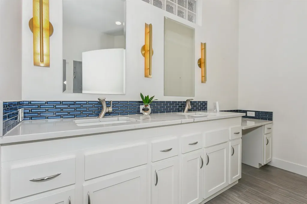 8111 E Windwood Circle Wichita KS 67226