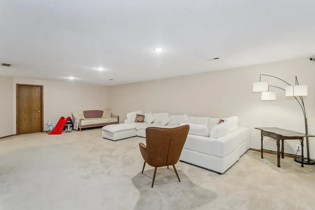 8111 E Windwood Circle Wichita KS 67226