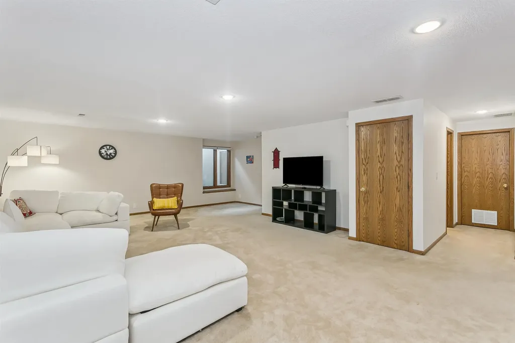 8111 E Windwood Circle Wichita KS 67226