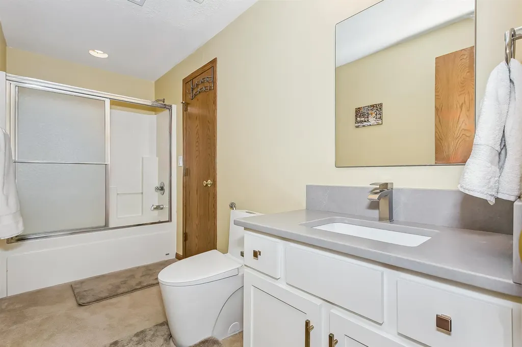 8111 E Windwood Circle Wichita KS 67226