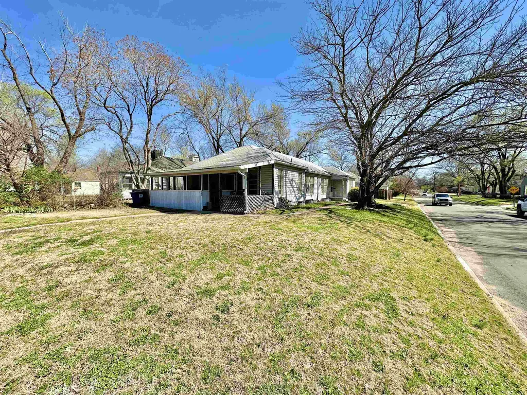 4904 E English & 156 S Glendale Wichita KS 67218