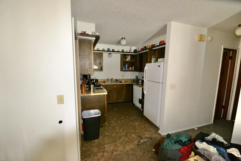 374-376 N Country Acres Wichita KS 67212