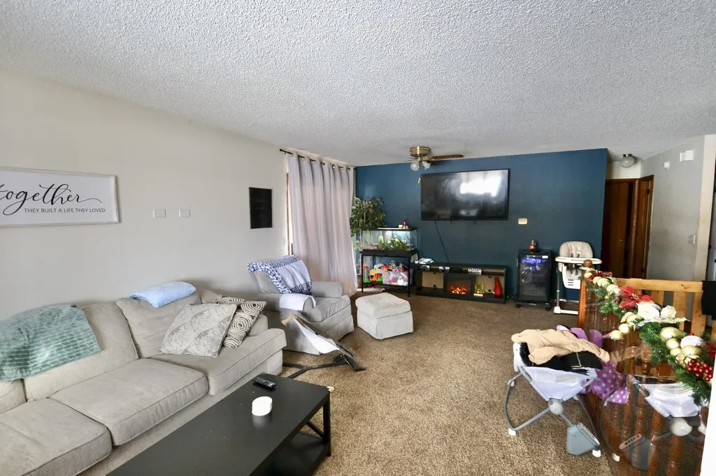 374-376 N Country Acres Wichita KS 67212