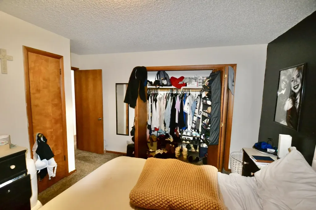 374-376 N Country Acres Wichita KS 67212
