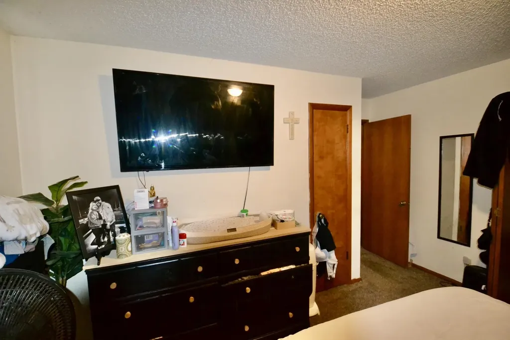 374-376 N Country Acres Wichita KS 67212