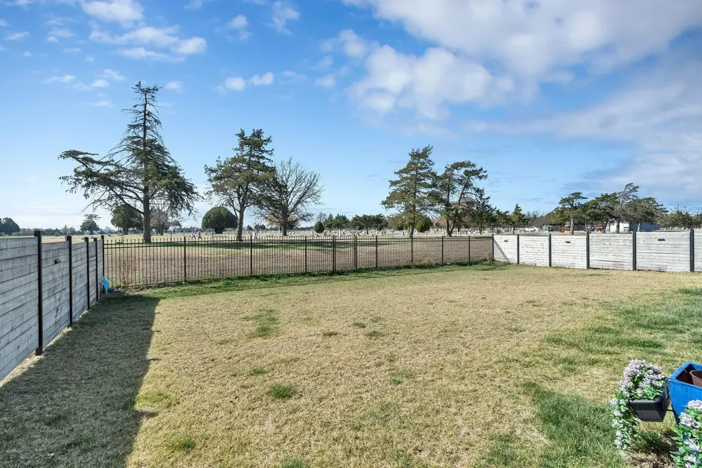 2915 E Sunnyslope Park City KS 67219
