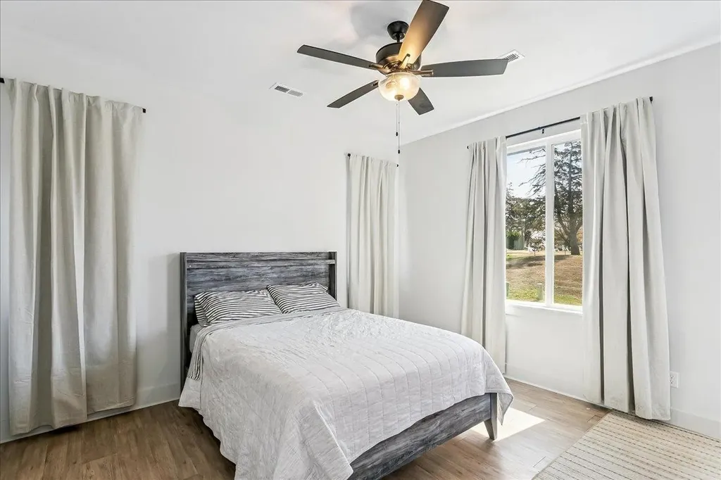 2807 E Sunnyslope Park City KS 67219