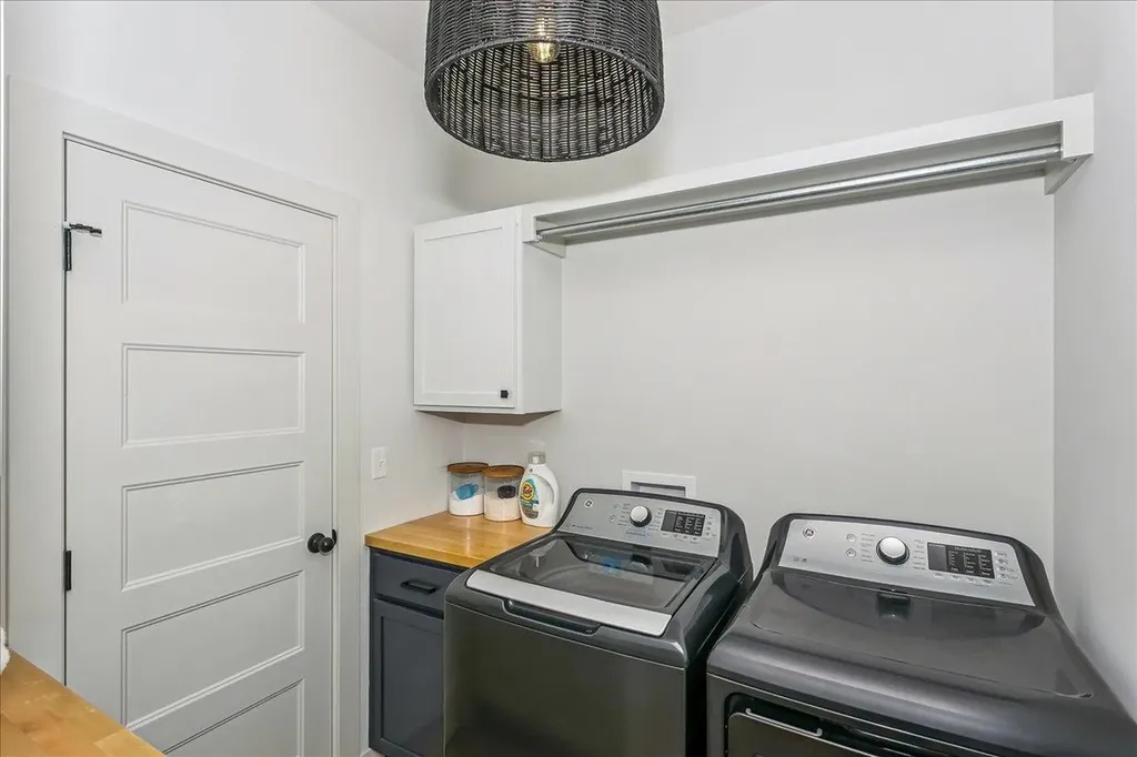 2807 E Sunnyslope Park City KS 67219