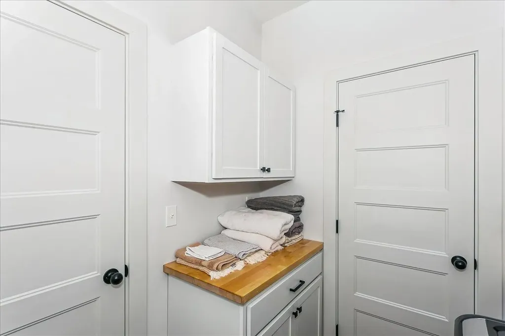 2807 E Sunnyslope Park City KS 67219