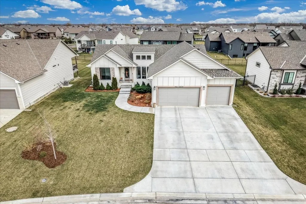 2604 N Pebble Andover KS 67002