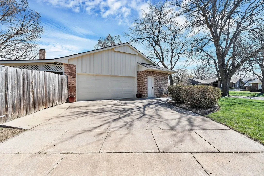 6902 E 14th Street N Wichita KS 67206