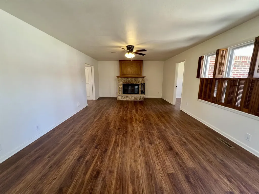 607 N 9th Arkansas City KS 67005