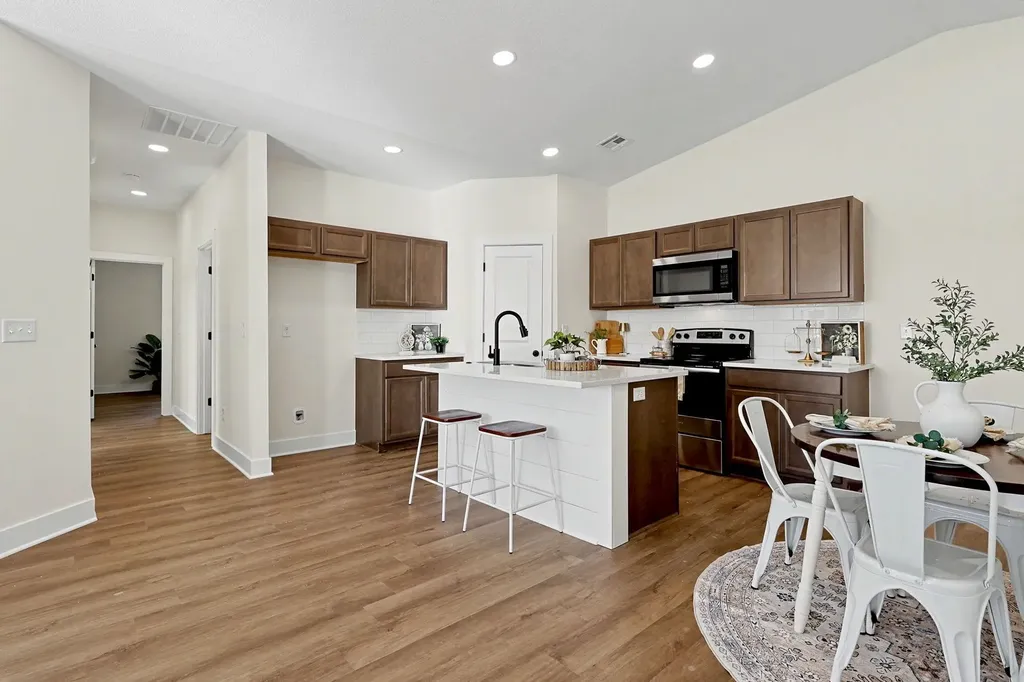 3833-3835 S Bluelake Court Wichita KS 67215