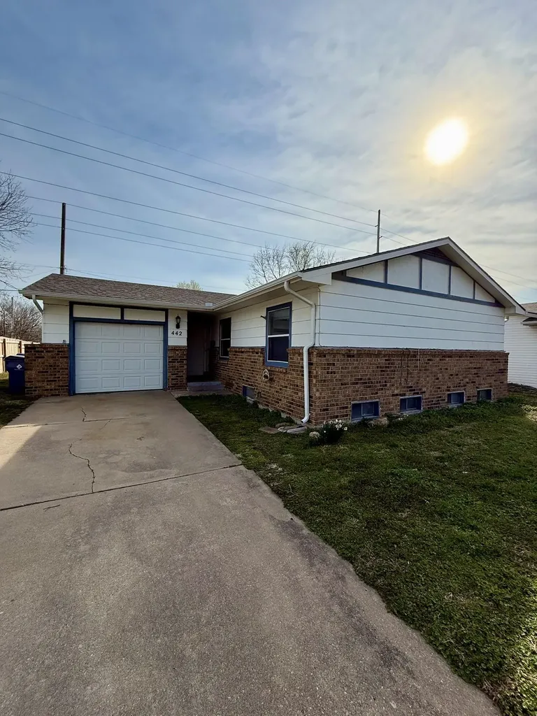 442 Hickory Lane Valley Center KS 67147