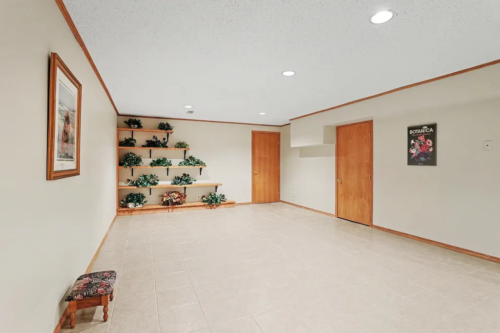 641 N Woodlawn Boulevard Wichita KS 67208