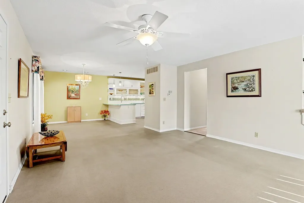 641 N Woodlawn Boulevard Wichita KS 67208