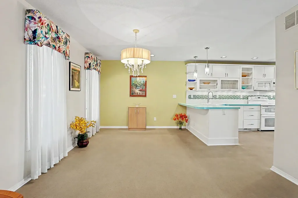 641 N Woodlawn Boulevard Wichita KS 67208
