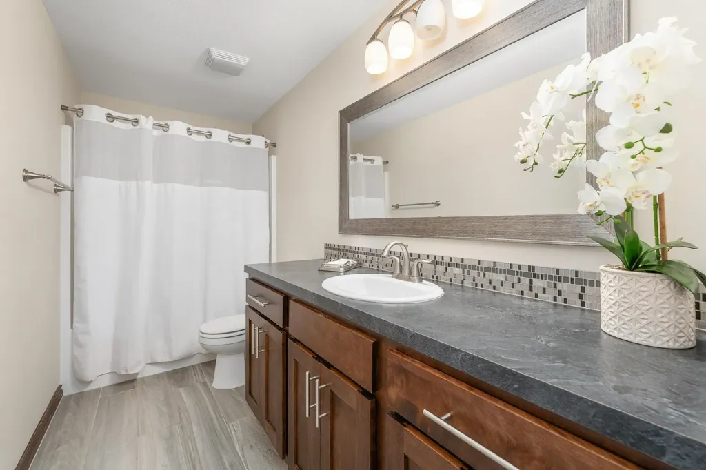 1513 N Shadow Rock Drive Andover KS 67002