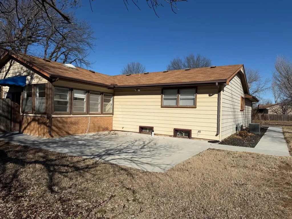 9421 W 16th St No Wichita KS 67212