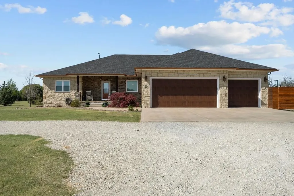 2601 S Brookmeadow Drive Garden Plain KS 67050