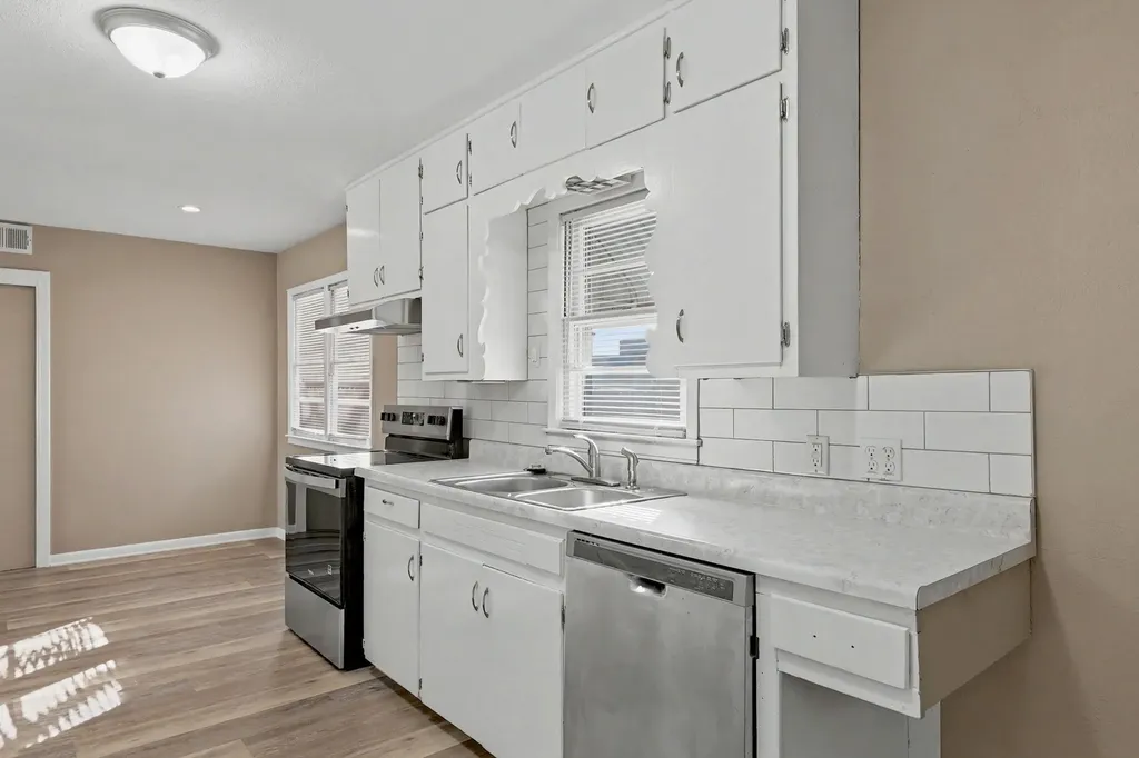 2869 S Mosley Street Wichita KS 67216
