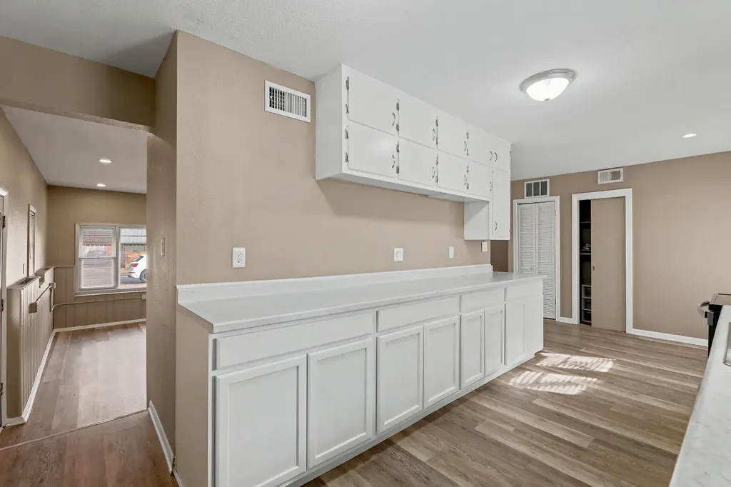 2869 S Mosley Street Wichita KS 67216