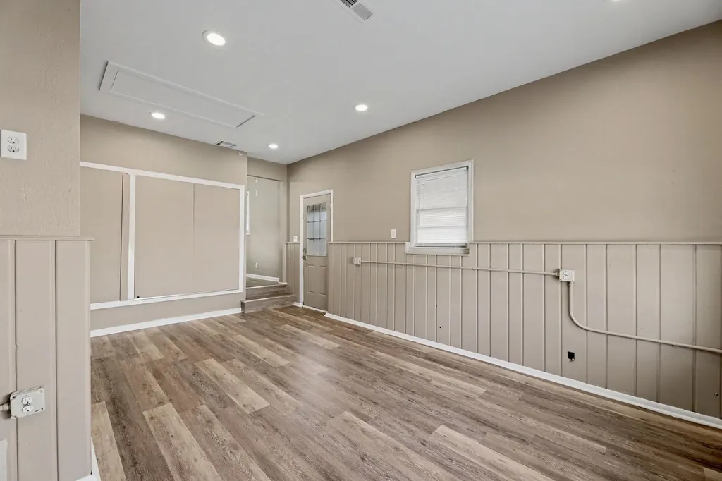 2869 S Mosley Street Wichita KS 67216